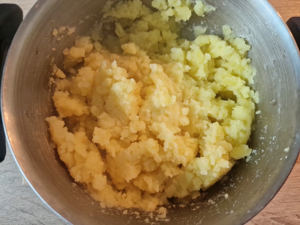 Рецепт вареников с грибами и картофелем